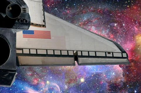 Space Shuttle over galaxy and space nebula. Foto stock