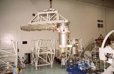 In the Space Station Processing Facility, Solar Array Wing-3, an element o... 스톡 사진