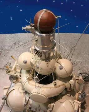 Space vehicle on the moon surface Foto stock