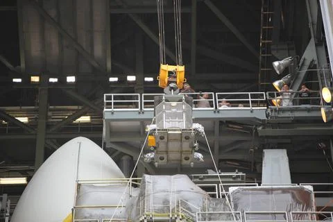 SPACE X MMRTG Offload and Lift for Insertion Copyright: xpiemagsx piemagss... Stock Photos