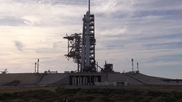 SpaceX Falcon Heavy Rocket Stockbeeldmateriaal 85493965