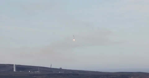 SpaceX Sentinel-6 Michael Freilich Booster Landing 8k Stock-Footage 143994948