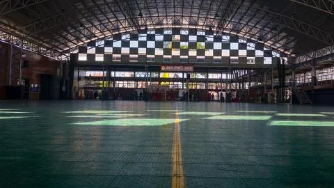 Spacious Indoor Hall with Geometric Ceiling Pattern Stock-Fotos