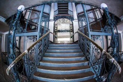 The spacious interior of the old mansion during the restoration work. Fotos de archivo