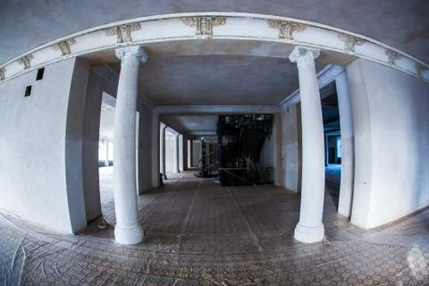 The spacious interior of the old mansion during the restoration work. Fotos de archivo