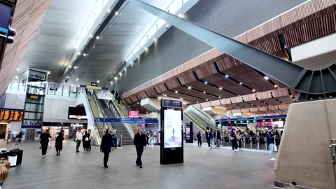 Spacious Interior View of London Bridge Station Featuring Modern Design Elements Stock Footage 308938495