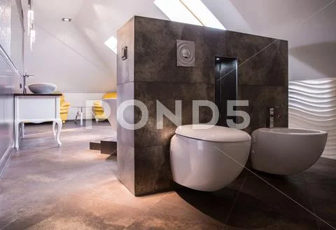 Spacious luxurious bathroom Stock Photos