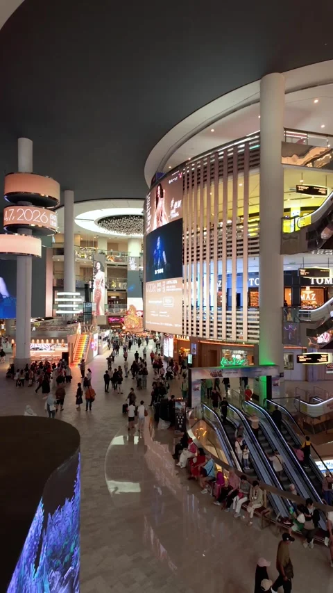 A spacious view of Skytropolis Indoor Theme Park at Genting Highlands 库存影片 337990433