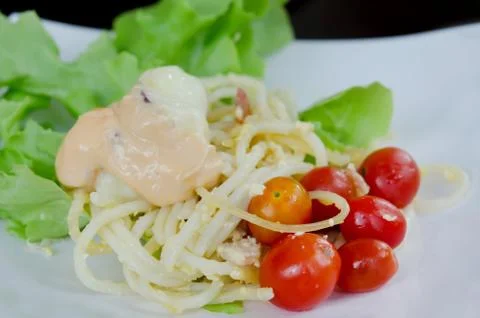 Spaghetti and salad 스톡 사진