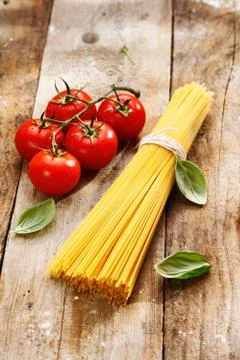 Spaghetti and tomatoes with copyspace Stock Photos