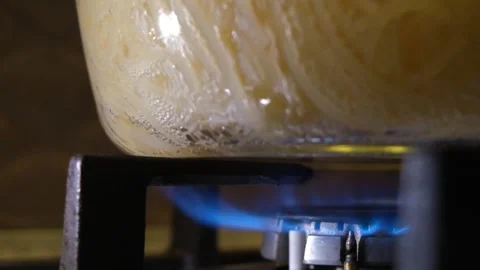 Spaghetti in boiling water. Spaghetti in a transparent pan with boiling water Stock Footage 284941714