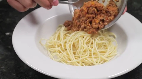 Spaghetti bolognese Stock Footage 85072296