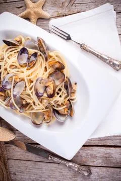 Spaghetti with clams Фото