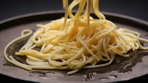 Spaghetti falling in slow motion Stock-Footage 133175655