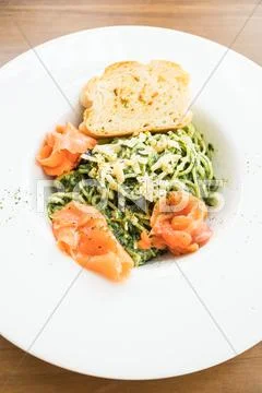 Spaghetti pesto Stock Photos