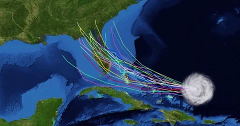 Spaghetti plot of a hurricane with landfall  at Florida Vídeos de archivo 81148935