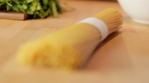 Spaghetti Rack Focus 스톡 동영상 12733917