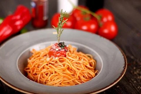 Spaghetti on a round plate Stock Photos