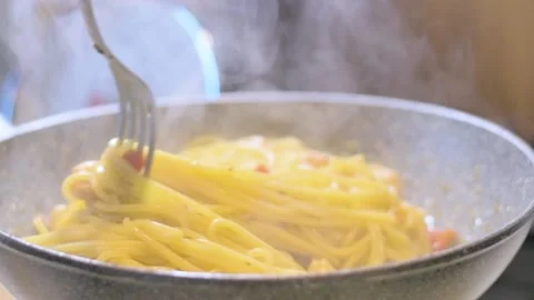 Spaghetti with seafood Video stock 130526538