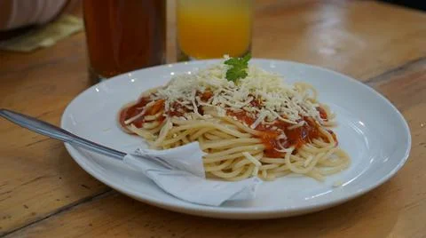 Spaghetti served on plate Foto stock