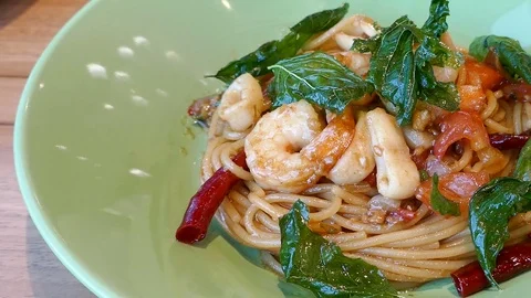 Spaghetti spicy Prawns Video stock 82871670