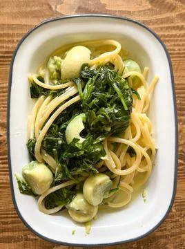 Spaghetti with spinach and avocado Stock Photos