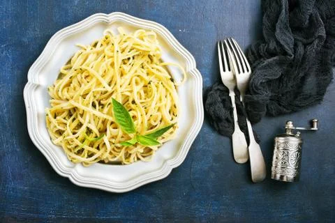 Spaghetty with pesto Stock Photos