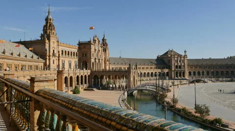 Spain square from balcony Видео 42880051