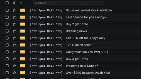 Spam emails scrolling in dark mode inbox, fake prize, discount and reward scam 스톡 동영상 347374635