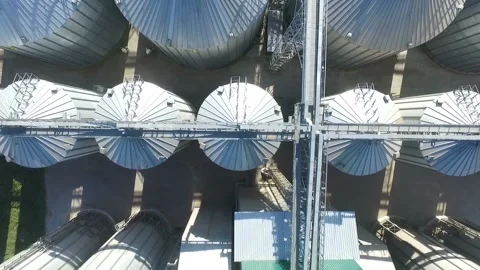 Span on metal cans of the elevator. Video stock 101782841