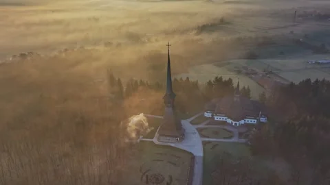 Săpânța-Peri Monastery Emerging Through Morning Mist in Romania 動画素材 346267894