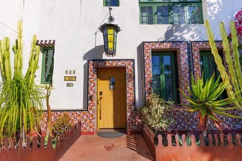 Spanish Architecture Entry with Vibrant Tilework in Santa Barbara Stock-Fotos