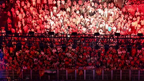 Spanish Fans Dense Crowd Red Stage Lights Madrid World Cup 2026 Victory Parade 動画素材 346654807