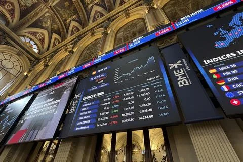 Spanish stock information evolution, Madrid, Spain - 07 Apr 2025 Foto stock