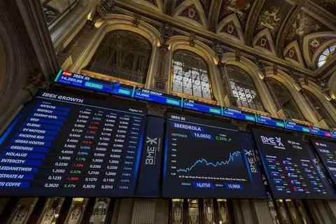 Spanish stock information evolution, Madrid, Spain - 09 Jun 2025 Stockfoto's