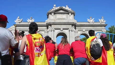 Spanish Supporters Flags Puerta De Alcala Madrid World Cup Parade Low Angle Видео 344073069