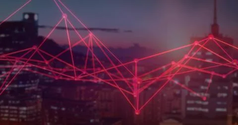 Spanning neon network graph connecting glowing nodes across urban skyline at Foto stock