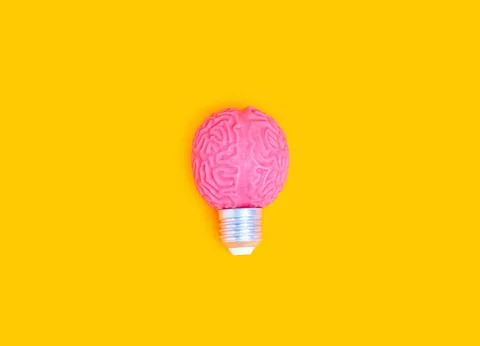 Spark of Creativity: Brain-shaped Light Bulb Symbolizing Innovation 스톡 사진
