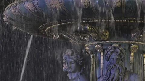 The sparkles but also the jets of water cover the Concorde fountain, night view Stock Footage 238006092