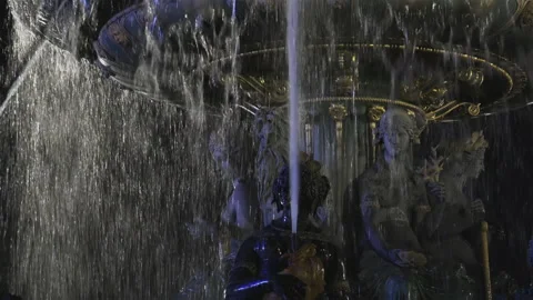 The sparkles but also the jets of water cover the Concorde fountain, night view Stock Footage 238006191