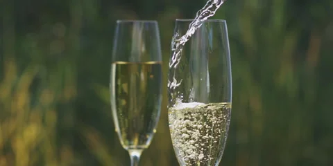 Sparkling champaign with bubbles Video stock 247381842