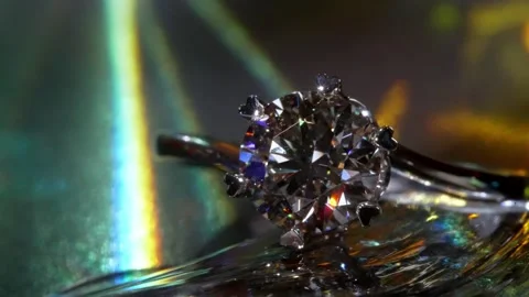 Sparkling Diamond Gold Ring In Dramatic Macro Light With Artistic Reflections 스톡 동영상 325691582