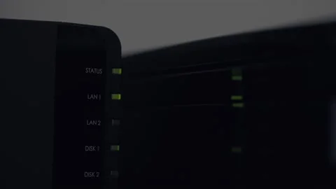 Sparkling lights on electronics. Vídeo Stock 167009870