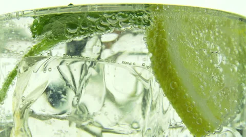 Sparkling water with fresh mint Vidéo 35730197