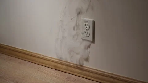 Sparks In The Socket 库存影片 334724557