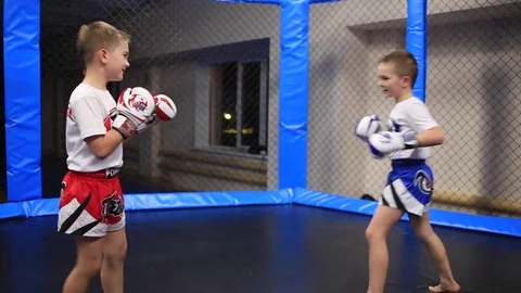 Sparring of two twins Video stock 71967113