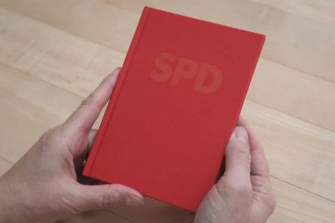  SPD Parteibuch mit Ansteck-Button Ich wähle SPD *** SPD party card with b.. Foto stock