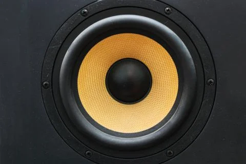 Speaker loudspeaker with yellow diffuser Foto stock