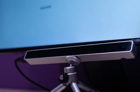 A special device for the paralyzed helps to control the computer mouse with a 스톡 사진
