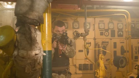 Special forces in search of terrorists. Video stock 117178324